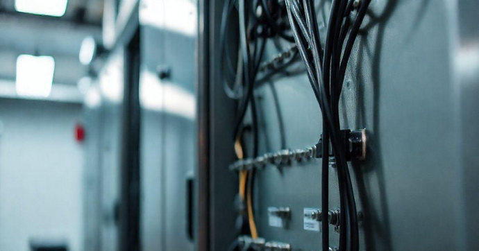 Quadro El&eacute;trico Met&aacute;lico: 7 Vantagens Imperd&iacute;veis